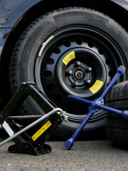 Traino auto e furgoni Castello Di Cisterna